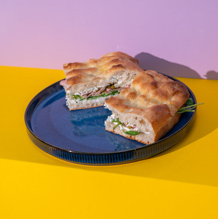 FOCACCIA CU MORTADELLA & FISTIC