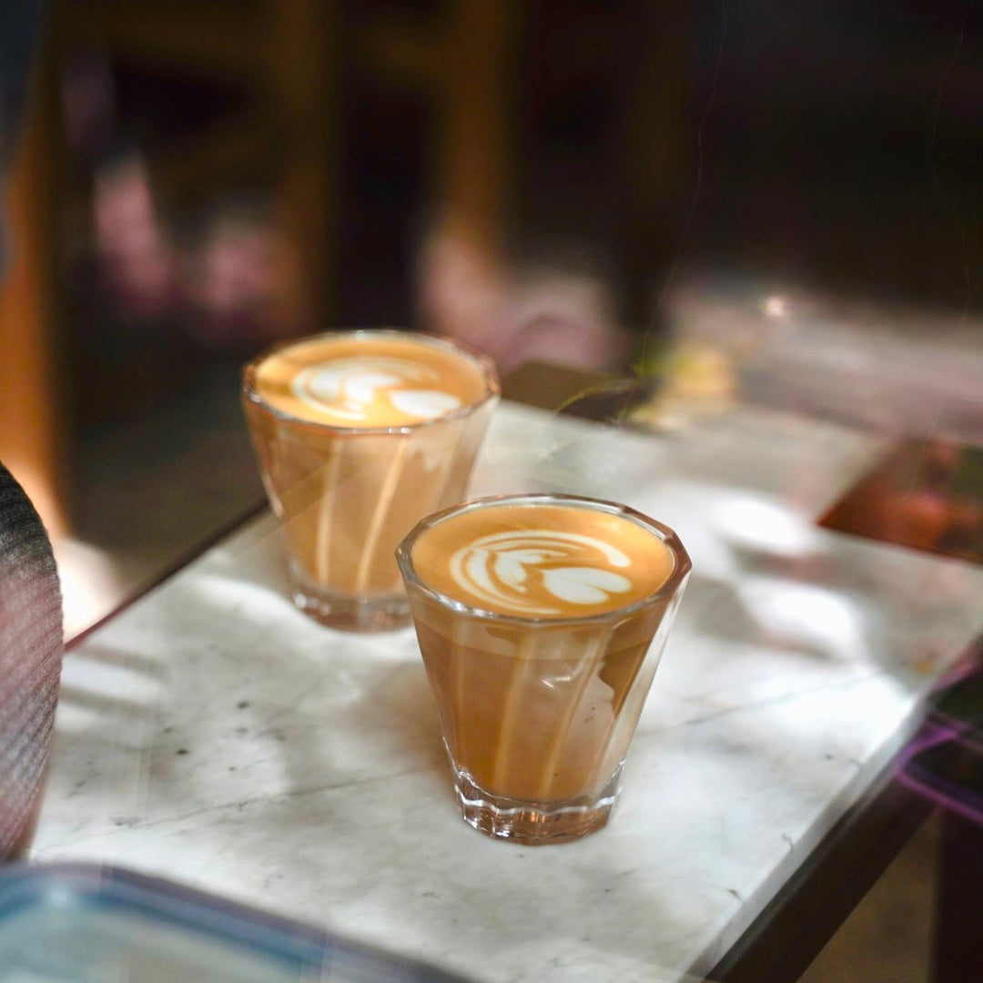 FLAT WHITE
